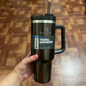 40 oz STANLEY CUP travel quencher NEW